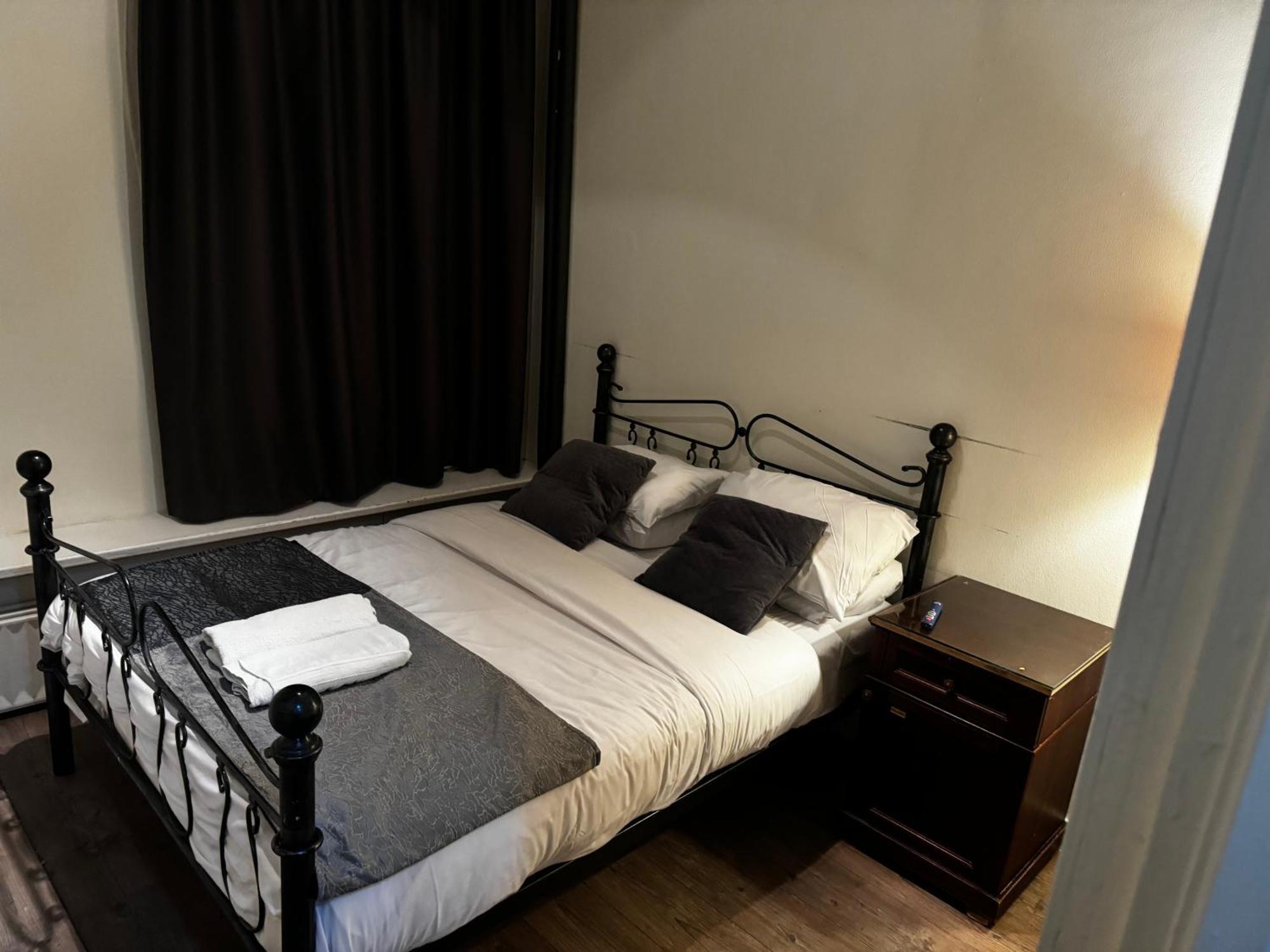 Small Double Room,1589593520:JPEG